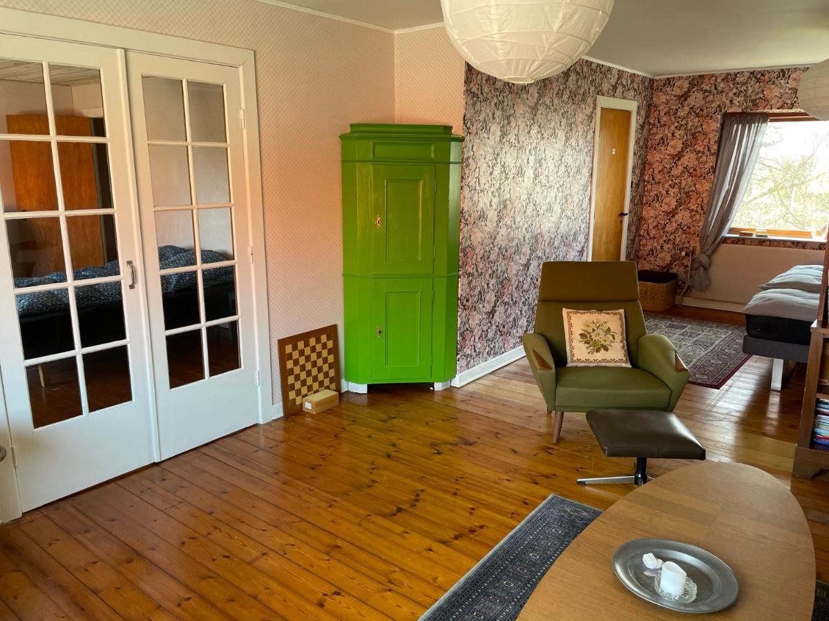 Retro Bolig - Fyldt Med Hygge! Ingen Luksus Lägenhet Kolind Exteriör bild