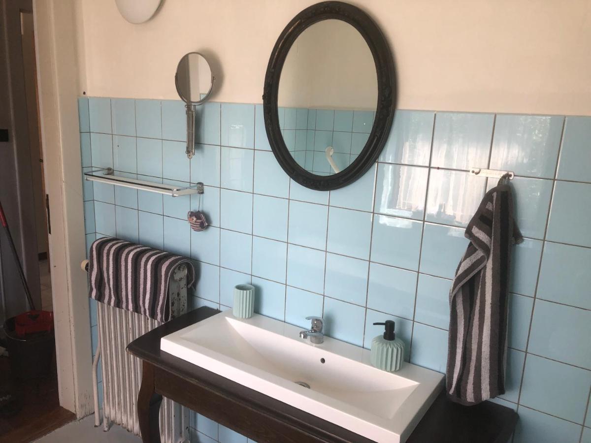 Retro Bolig - Fyldt Med Hygge! Ingen Luksus Lägenhet Kolind Exteriör bild