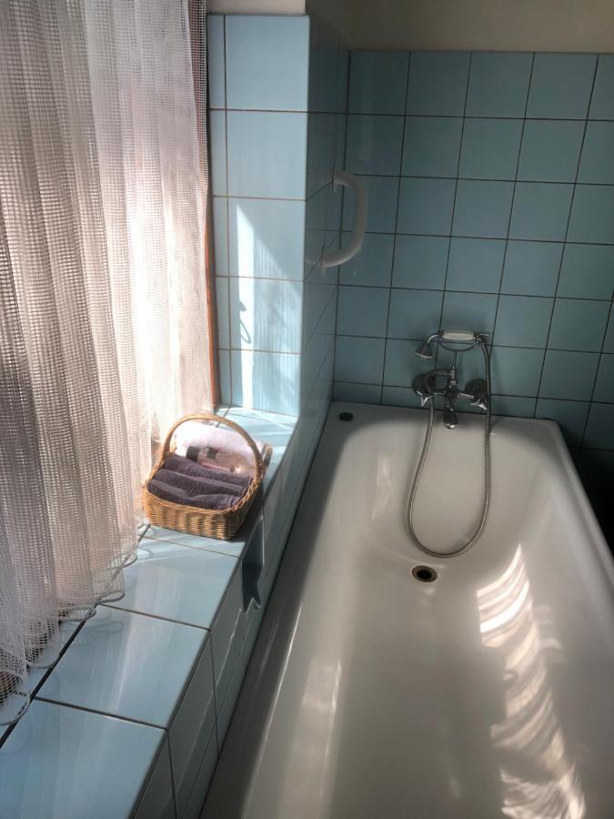 Retro Bolig - Fyldt Med Hygge! Ingen Luksus Lägenhet Kolind Exteriör bild